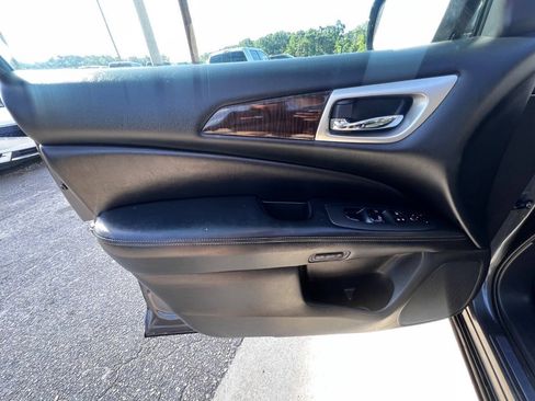 Used 2014 Nissan Pathfinder SL w/ SL Premium Package FWD image 18