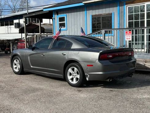 Used 2012 Dodge Charger SE image 8