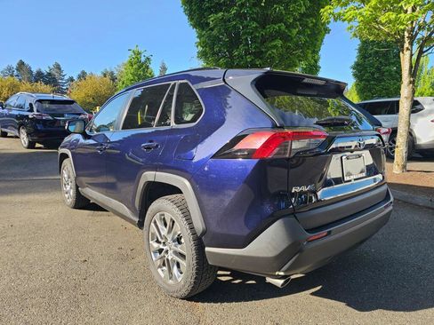 Used 2019 Toyota RAV4 XLE Premium w/ Advanced Technology Package AWD/4WD image 5