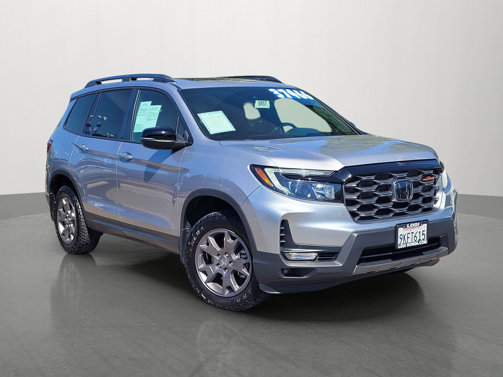 Certified 2024 Honda Passport TrailSport image 1
