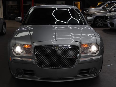 Used 2006 Chrysler 300 SRT8 w/ SRT Option Group II image 2