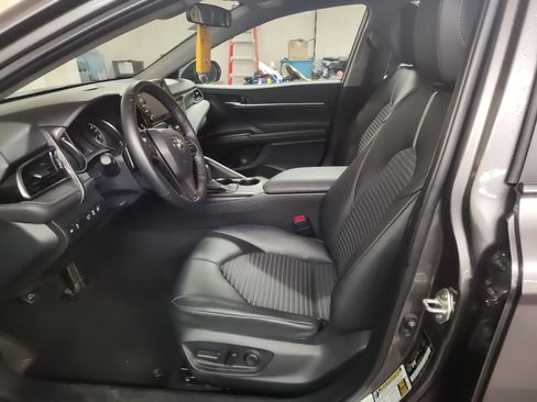 Used 2024 Toyota Camry SE image 5