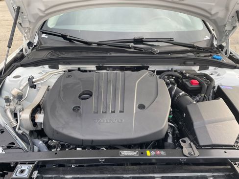 Used 2025 Volvo V60 B5 Cross Country Plus image 31