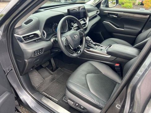 Certified 2020 Toyota Highlander Platinum AWD/4WD image 12