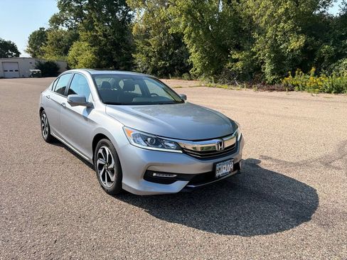 Used 2017 Honda Accord EX-L image 8