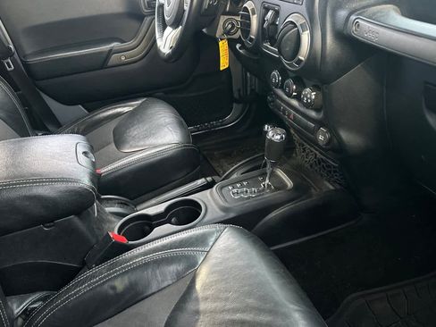 Used 2016 Jeep Wrangler Unlimited Sport image 16