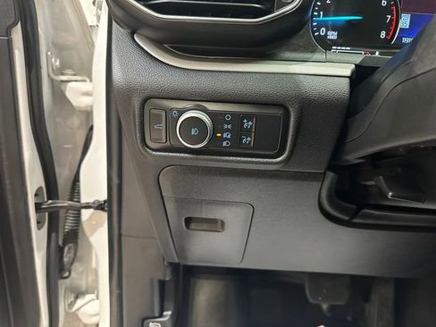 Used 2020 Ford Explorer XLT w/ Equipment Group 202A AWD/4WD image 19