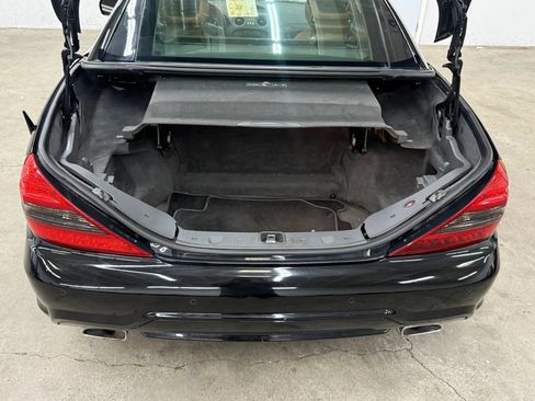 Used 2011 Mercedes-Benz SL 550 image 33