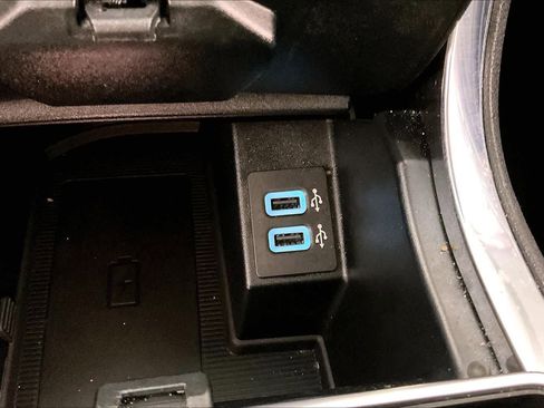 Used 2020 Ford Edge Titanium image 31