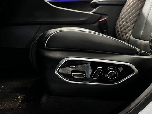 Used 2023 Jeep Grand Cherokee Summit image 5