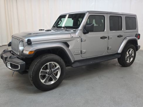 Used 2020 Jeep Wrangler Unlimited Sahara w/ Uconnect 4C Nav & Sound Group image 2