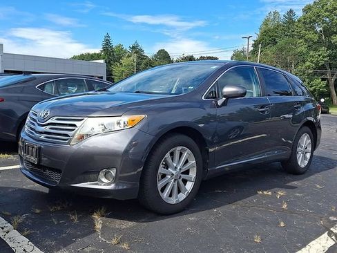Used 2010 Toyota Venza AWD image 2