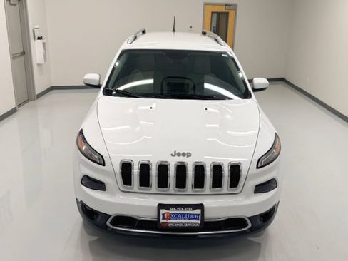 Used 2018 Jeep Cherokee Limited AWD/4WD image 2