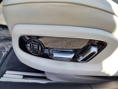 Used 2023 Audi A8 L 3.0T image 12