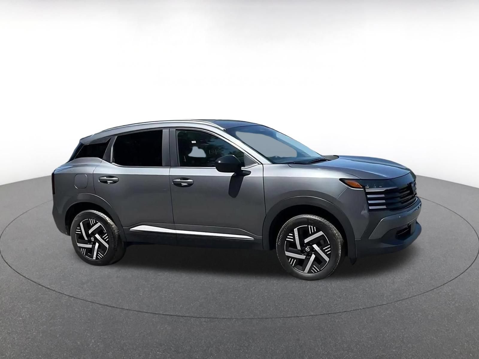Used 2026 Nissan Kicks SV w/ Cold Weather Package FWD image 2
