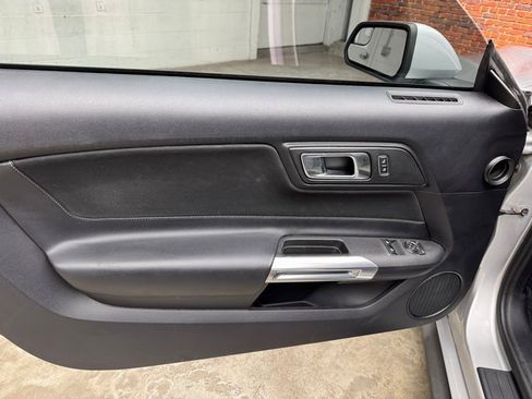 Certified 2018 Ford Mustang Coupe image 10