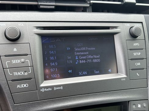 Used 2015 Toyota Prius Persona Series image 6