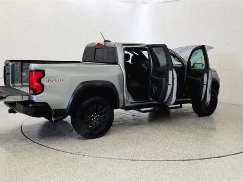 Used 2025 Chevrolet Colorado Trail Boss AWD/4WD image 12