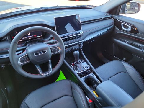 Used 2024 Jeep Compass Trailhawk w/ Trailhawk Elite Group image 19