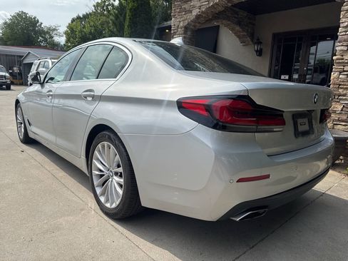 Used 2021 BMW 530i RWD image 3