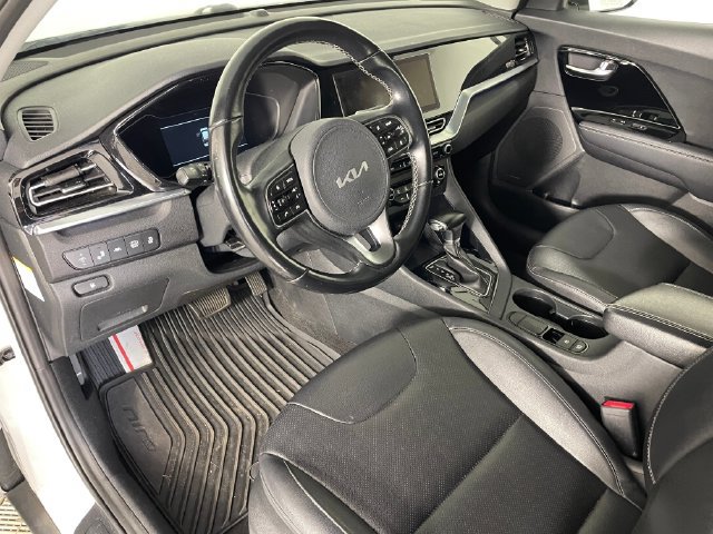 Used 2022 Kia Niro Touring Special Edition FWD image 3