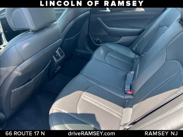 Used 2015 Hyundai Sonata Limited w/ Option Group 06 FWD image 18