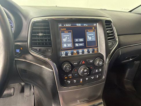 Used 2018 Jeep Grand Cherokee Limited AWD/4WD image 16