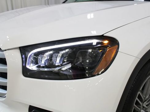 Used 2024 Mercedes-Benz GLS 450 4MATIC image 35