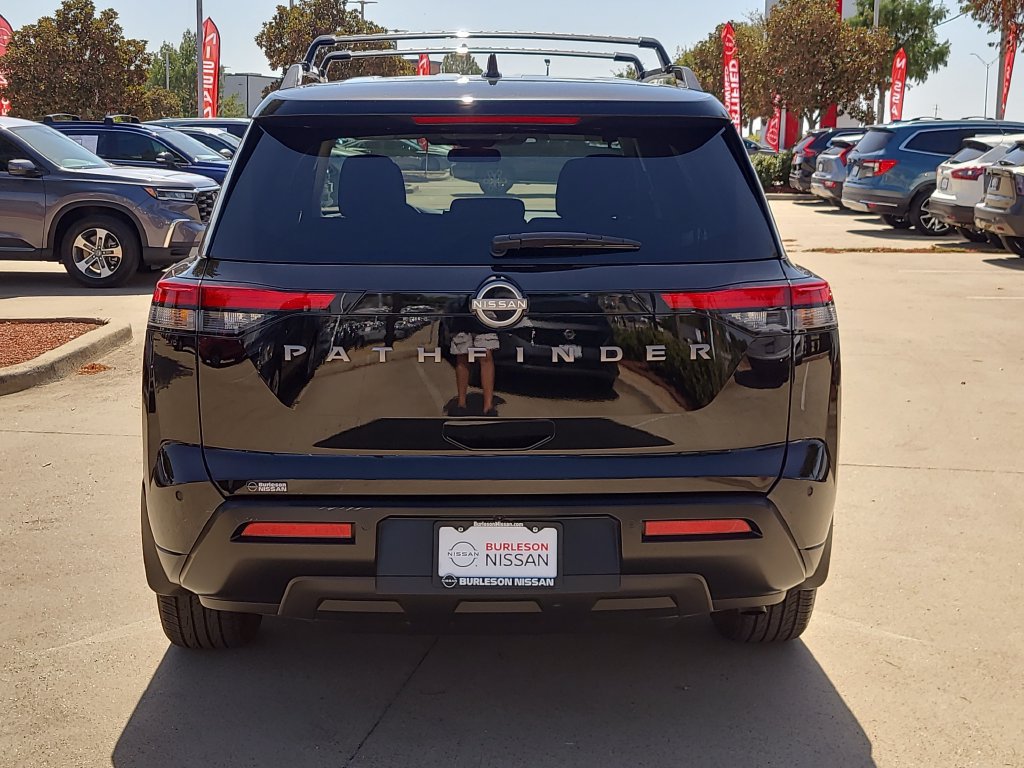 Certified 2026 Nissan Pathfinder SV FWD image 3