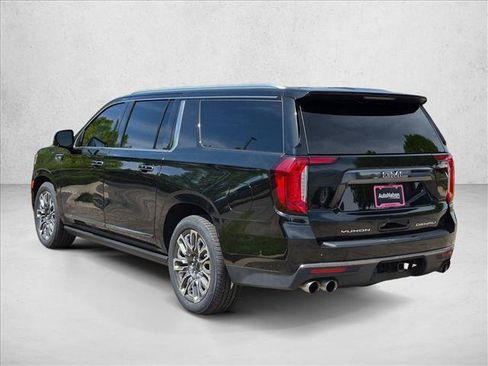 Used 2023 GMC Yukon XL Denali Ultimate AWD/4WD image 7