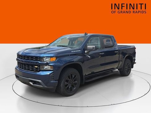 Used 2021 Chevrolet Silverado 1500 Custom w/ Safety Confidence Package AWD/4WD image 3