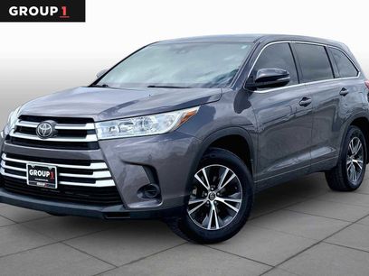 Used 2017 Toyota Highlander LE