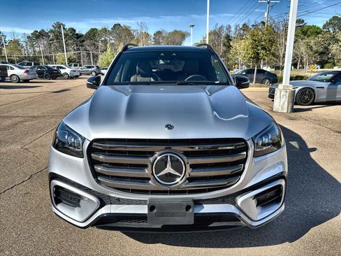 Used 2025 Mercedes-Benz GLS 450 4MATIC image 12