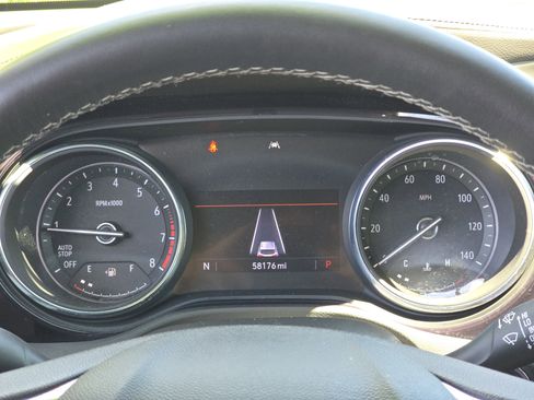 Used 2022 Buick Encore GX Select w/ Sport Touring Package FWD image 29