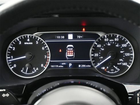 Used 2024 Nissan Pathfinder SL image 9