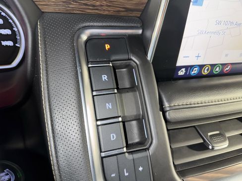 Used 2021 Chevrolet Tahoe Premier w/ Premium Package image 28