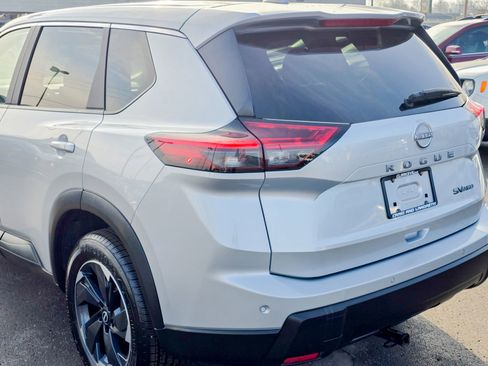 Used 2024 Nissan Rogue SV image 21