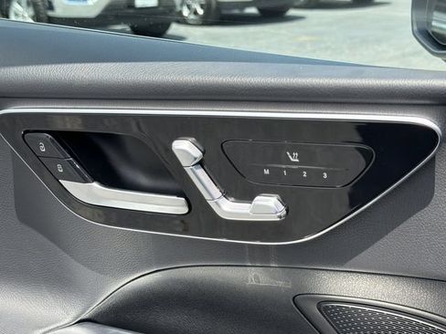 Used 2025 Mercedes-Benz C 300 Sedan image 23
