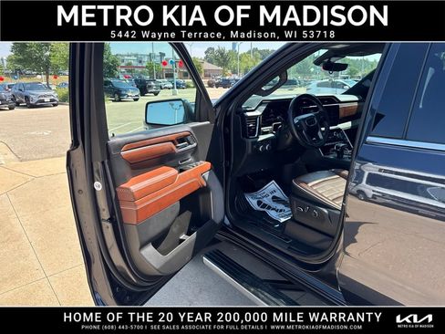 Used 2024 GMC Sierra 1500 Denali Ultimate AWD/4WD image 11