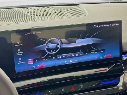 Used 2025 BMW 530i xDrive xDrive w/Navigation,Leather,Su image 19