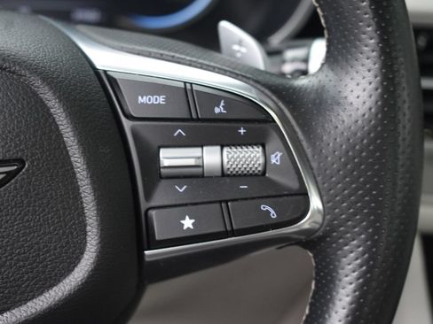 Used 2025 Genesis G70 2.5T AWD/4WD image 16