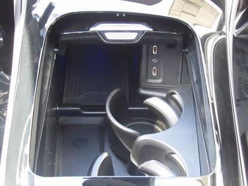 New 2025 Mercedes-Benz GLC 300 4MATIC image 32