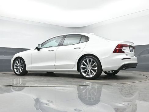 Used 2020 Volvo S60 T5 Momentum FWD image 34