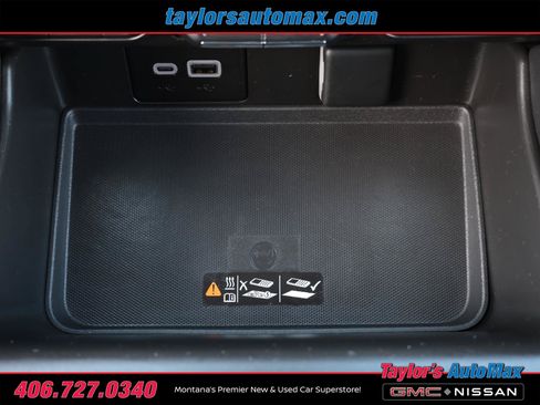Used 2024 GMC Yukon AT4 w/ Technology Package AWD/4WD image 26