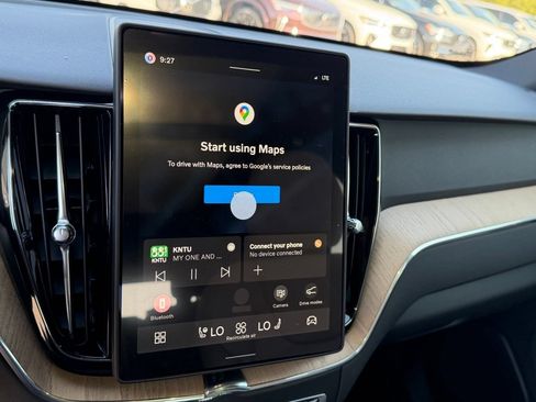 New 2027 Volvo XC60 B5 Plus AWD/4WD image 12