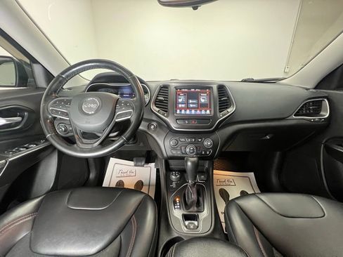 Used 2021 Jeep Cherokee Trailhawk image 10