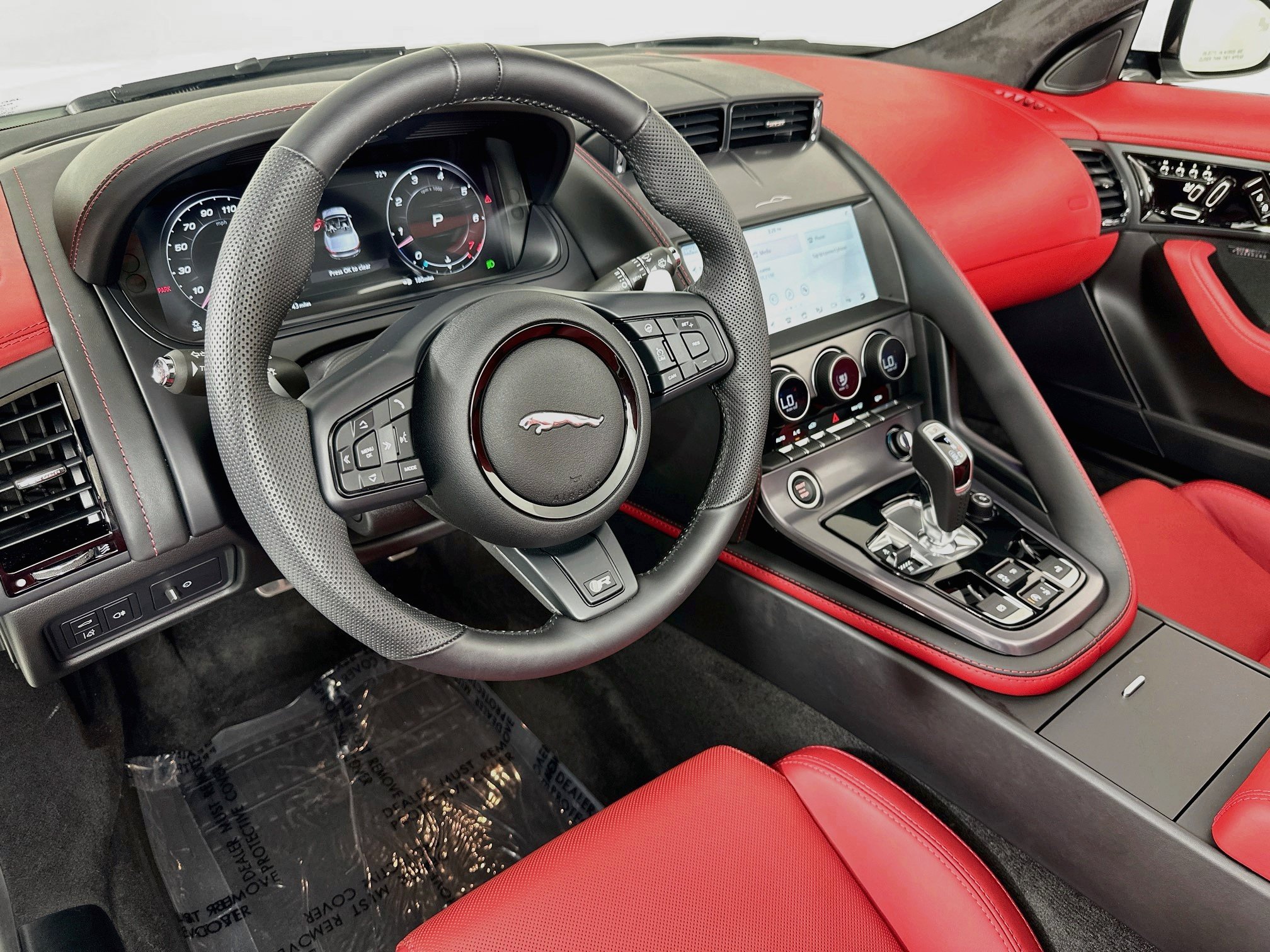 Certified 2024 Jaguar F-TYPE R AWD/4WD image 10