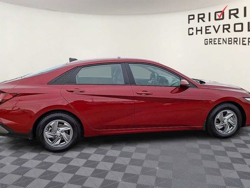 Used 2024 Hyundai Elantra SE image 9