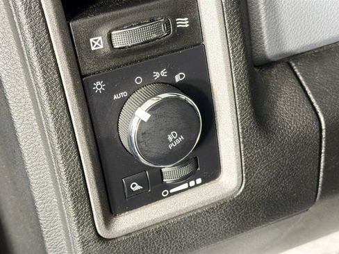 Used 2019 RAM 1500 Express w/ Express Value Package AWD/4WD image 10
