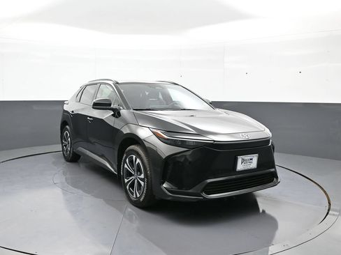 Certified 2024 Toyota bZ4X AWD w/ Weather Package image 3